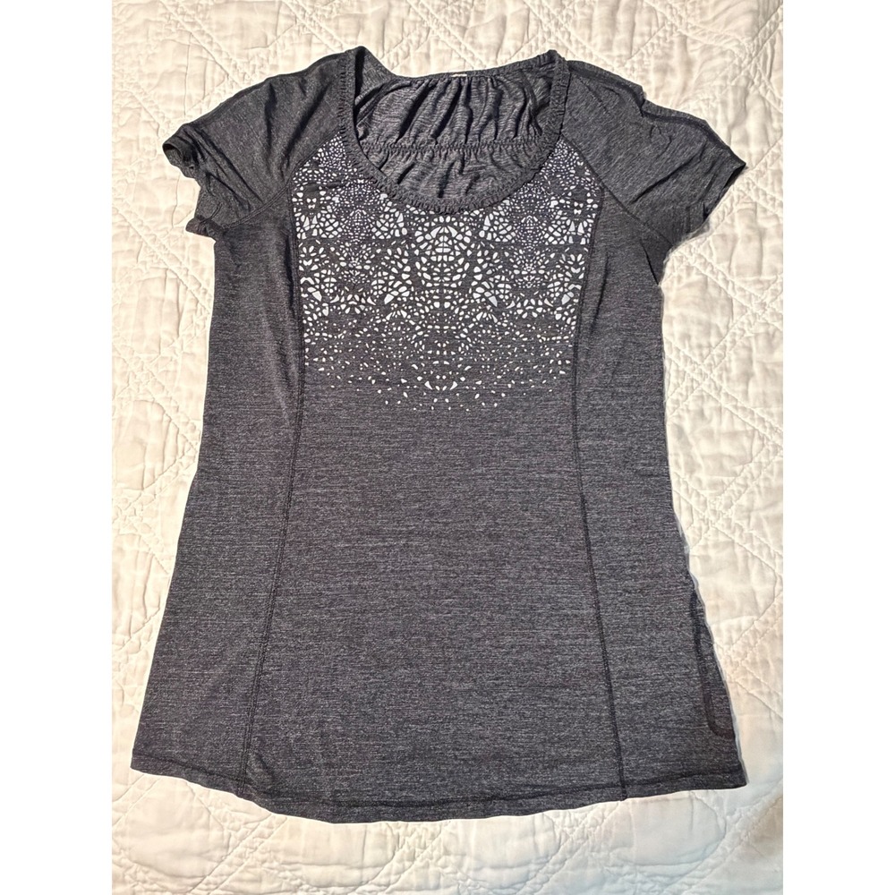 Lululemon Run Wild Shirt Women 6 Gray Laser Cut Short Sleeve Athletic Tee